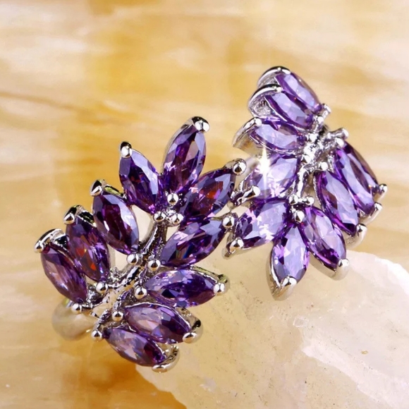 Purple Leaf Cubic Zirconia Silver Ring - Picture 2 of 6